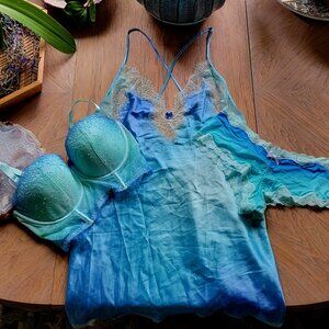 Victoria's Secret Blue Lace Intimates Set